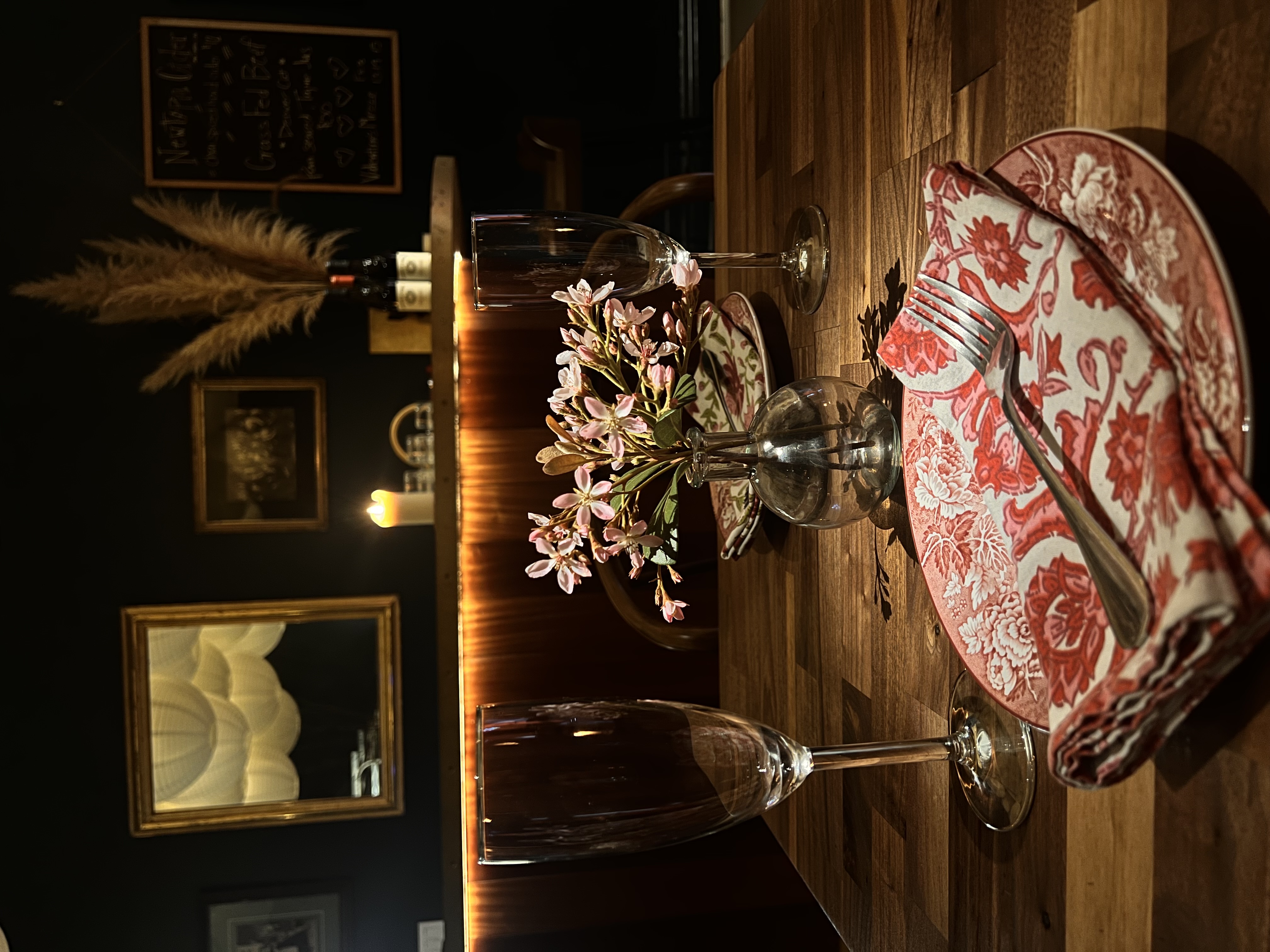 Table setting at The Lounge